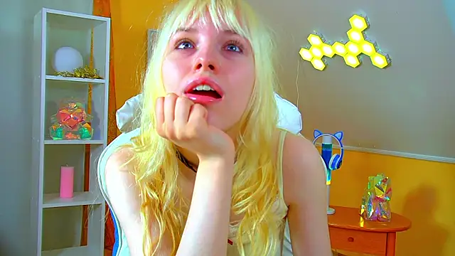 HannahHollis online show from 07-05-26, 06:31