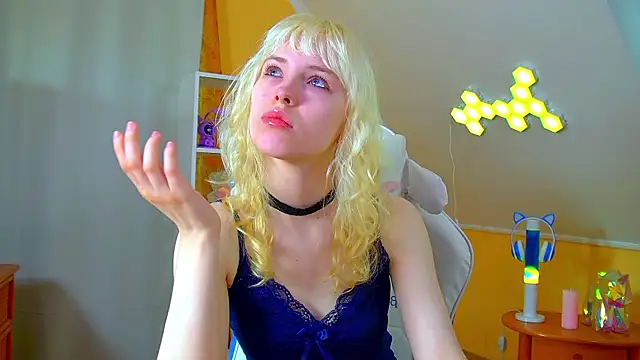 HannahHollis online show from 06-24-26, 06:23