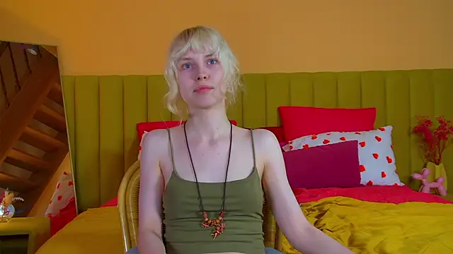 HannahHollis online show from 05-17-26, 06:30