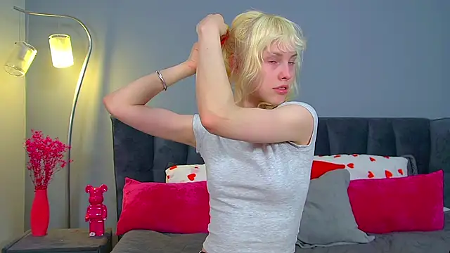 HannahHollis online show from 04-29-26, 05:30