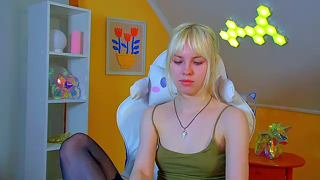 HannahHollis online show from 07-16-26, 06:16