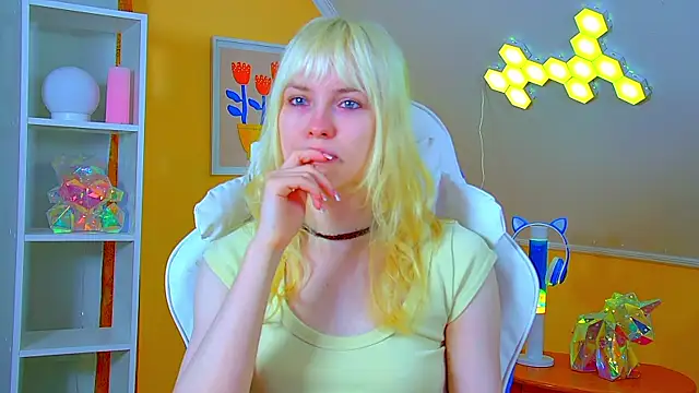 HannahHollis online show from 07-12-26, 06:14