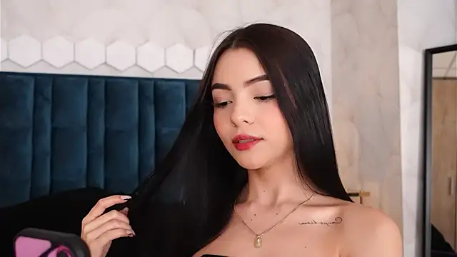 NicoleeNash online show from 05-25-26, 04:45