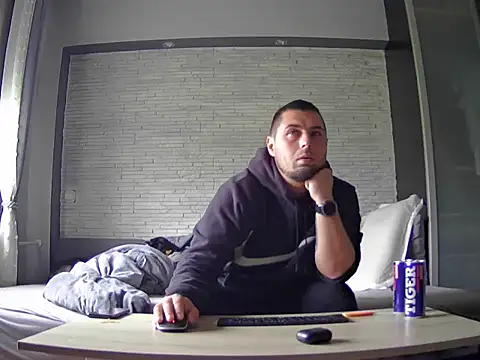 Snapshot of Sebq95 chatting on 04-09-26, 02:12 Sebq95 online show from 04-09-26, 02:12