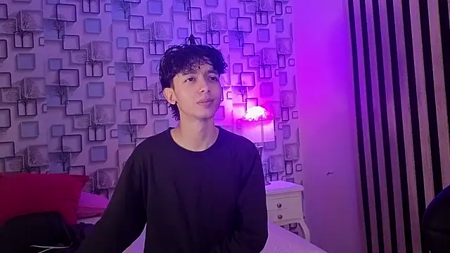 Snapshot of Twink_Sebas7 chatting on 06-18-26, 12:21 Twink Sebas7 online show from 06-18-26, 12:21