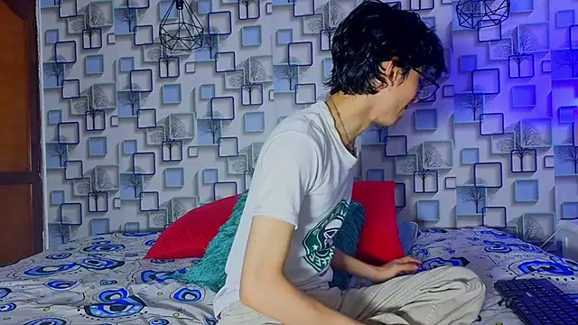 Snapshot of Twink_Sebas7 chatting on 04-12-26, 12:19 Twink Sebas7 online show from 04-12-26, 12:19