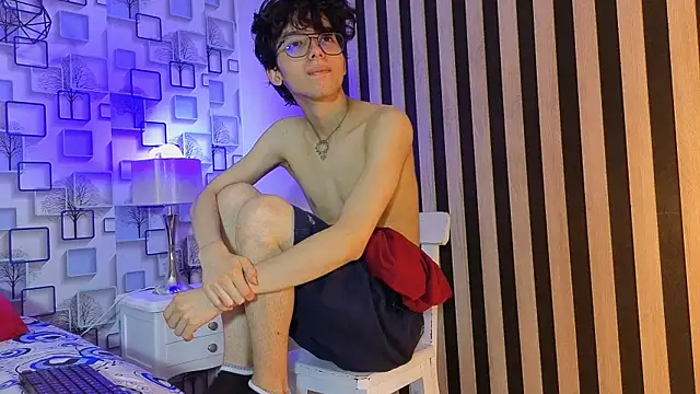 Twink Sebas7 online show from 04-09-26, 12:11