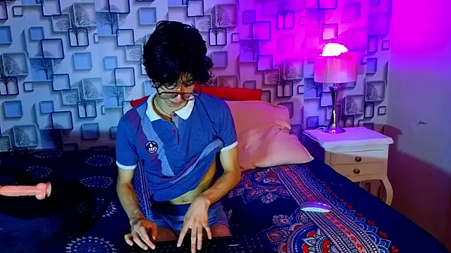 Snapshot of Twink_Sebas7 chatting on 04-23-26, 12:29 Twink Sebas7 online show from 04-23-26, 12:29