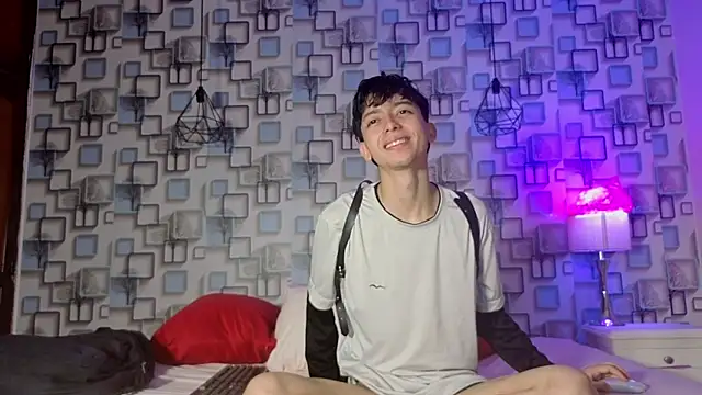 Snapshot of Twink_Sebas7 chatting on 06-10-26, 12:17 Twink Sebas7 online show from 06-10-26, 12:17