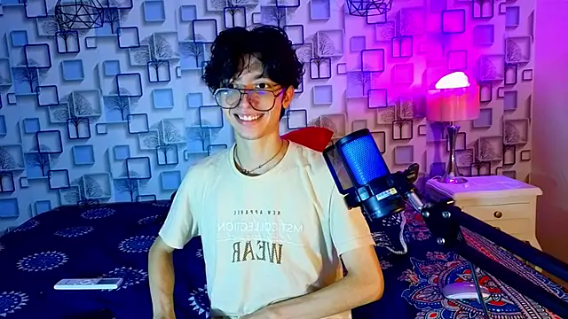 Snapshot of Twink_Sebas7 chatting on 04-26-26, 12:13 Twink Sebas7 online show from 04-26-26, 12:13