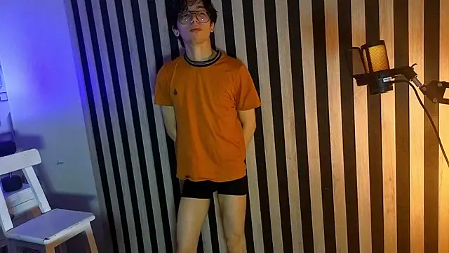 Snapshot of Twink_Sebas7 chatting on 04-16-26, 12:28 Twink Sebas7 online show from 04-16-26, 12:28