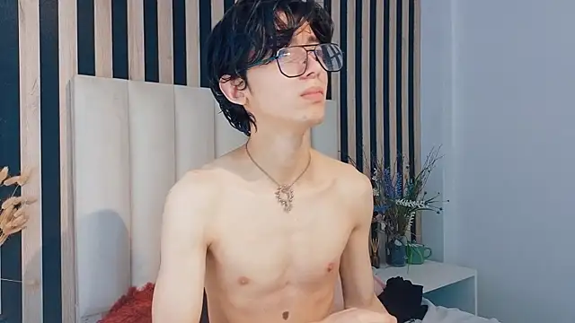 Snapshot of Twink_Sebas7 chatting on 05-10-26, 12:09 Twink Sebas7 online show from 05-10-26, 12:09