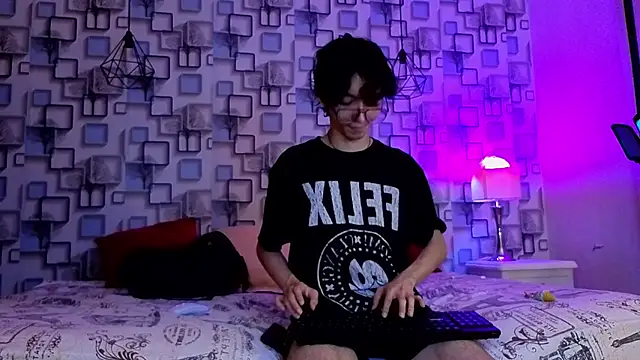 Snapshot of Twink_Sebas7 chatting on 05-24-26, 12:16 Twink Sebas7 online show from 05-24-26, 12:16