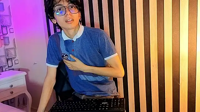 Snapshot of Twink_Sebas7 chatting on 05-22-26, 12:14 Twink Sebas7 online show from 05-22-26, 12:14