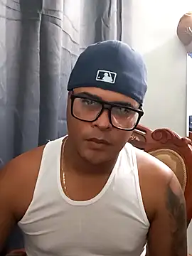 Snapshot of Stark__23 chatting on 04-16-26, 02:40 Stark 23 online show from 04-16-26, 02:40