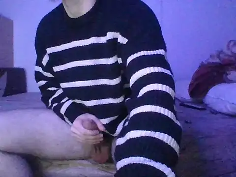 Snapshot of Bennycash chatting on 04-12-26, 12:25 Bennycash online show from 04-12-26, 12:25