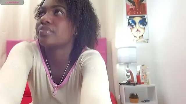 Cassandra Hunt online show from 04-22-26, 01:18