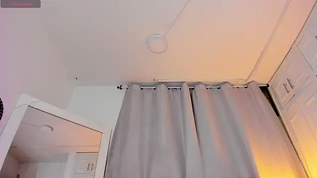 Cassandra Hunt online show from 05-30-26, 04:08