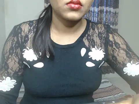 Snapshot of VelvetCoupleLive chatting on 07-13-26, 11:53 VelvetCoupleLive online show from 07-13-26, 11:53