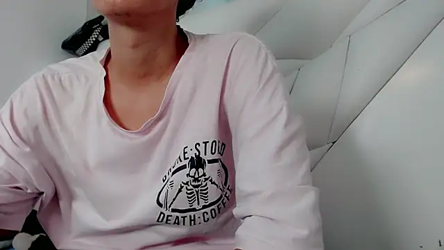 Snapshot of Shirowitheb chatting on 04-10-26, 01:07 Shirowitheb online show from 04-10-26, 01:07