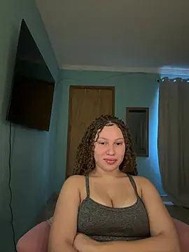 Snapshot of sophiiahot chatting on 05-07-26, 01:25 sophiiahot online show from 05-07-26, 01:25