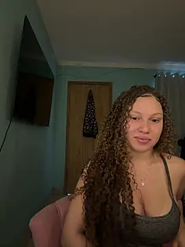 Snapshot of sophiiahot chatting on 04-18-26, 12:29 sophiiahot online show from 04-18-26, 12:29