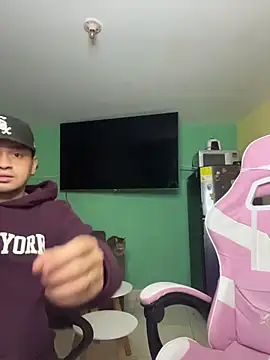 hotlatinocouple   online show from 07-08-26, 12:24