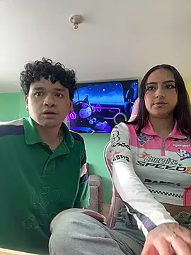 hotlatinocouple   online show from 06-10-26, 09:27