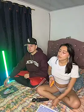 hotlatinocouple   online show from 04-11-26, 05:37