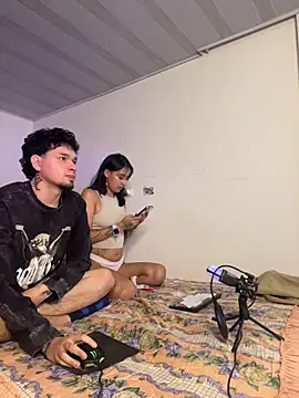 hotlatinocouple   online show from 04-25-26, 06:27
