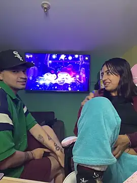 hotlatinocouple   online show from 06-19-26, 01:00