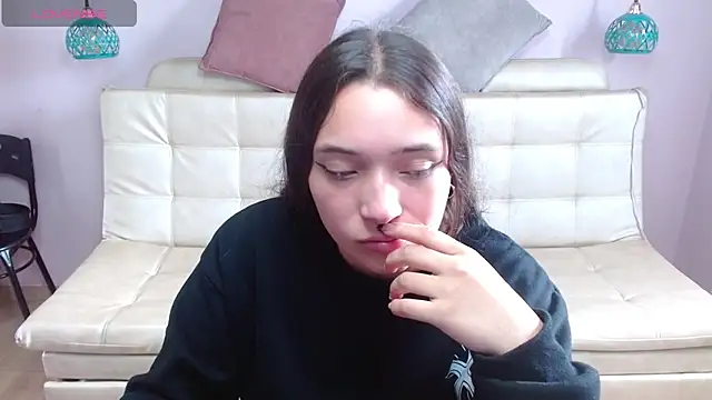 Marianne Cam online show from 05-12-26, 02:56