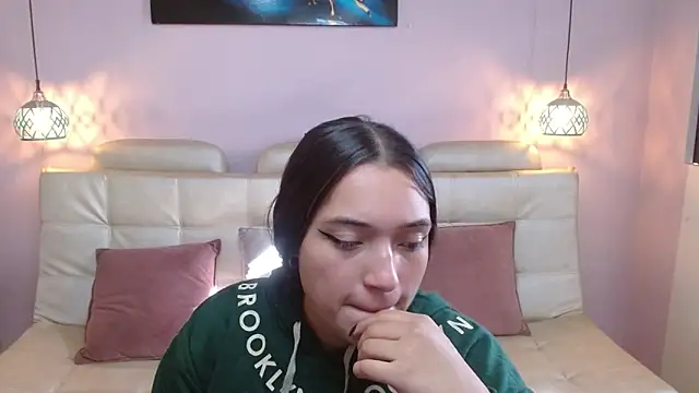 Marianne Cam online show from 05-08-26, 01:04