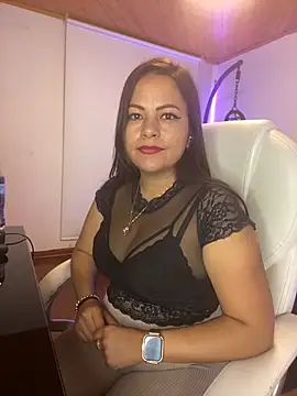 MIA ROSSEEE online show from 04-20-26, 03:24