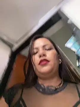 MIA ROSSEEE online show from 05-04-26, 01:58