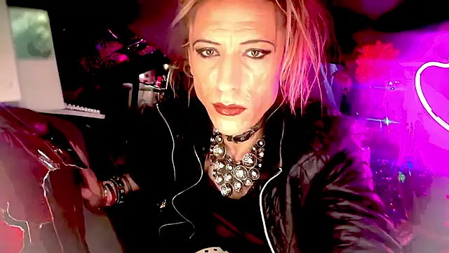 Snapshot of TgirlBrat chatting on 06-05-26, 06:18 TgirlBrat online show from 06-05-26, 06:18