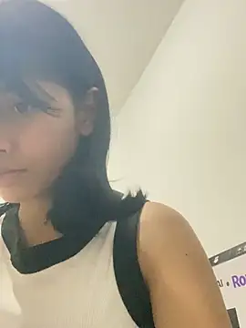Snapshot of xoxo_anny chatting on 05-27-26, 07:43 xoxo anny online show from 05-27-26, 07:43
