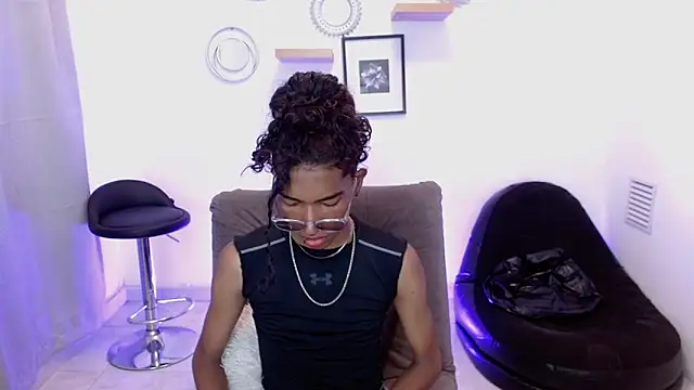 Snapshot of triiangel_latinboy chatting on 05-16-26, 06:29 triiangel latinboy online show from 05-16-26, 06:29