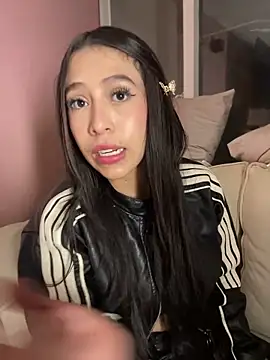 AlanaMartinez Pink online show from 04-12-26, 08:50