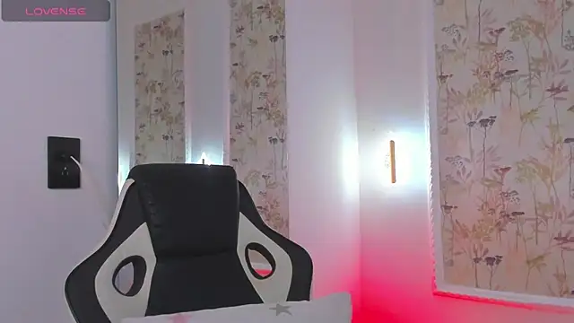 liiliie petite online show from 05-05-26, 06:55