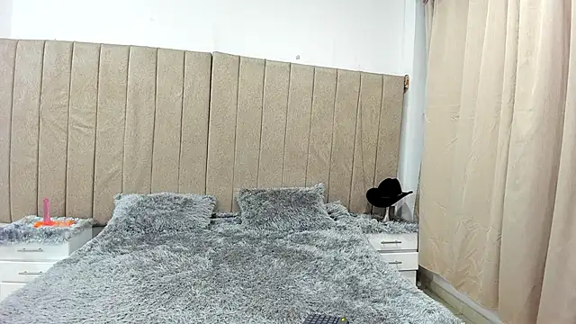 Snapshot of Aliss_beautiful chatting on 04-09-26, 03:41 Aliss beautiful online show from 04-09-26, 03:41