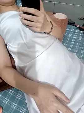 Snapshot of girl-girl-hot chatting on 04-15-26, 01:26 girl-girl-hot online show from 04-15-26, 01:26