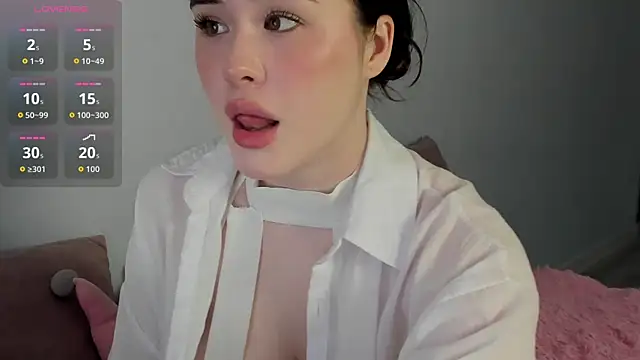 ChloeBlisss online show from 04-18-26, 03:42