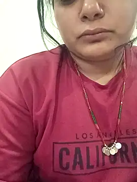 Snapshot of bhabhi-lovely chatting on 04-23-26, 01:23 bhabhi-lovely online show from 04-23-26, 01:23