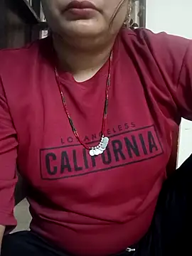 Snapshot of bhabhi-lovely chatting on 04-28-26, 04:06 bhabhi-lovely online show from 04-28-26, 04:06