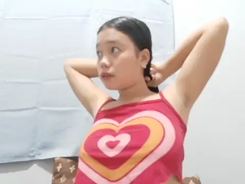 Snapshot of Pinaysweetgirl chatting on 06-16-26, 06:46 Pinaysweetgirl online show from 06-16-26, 06:46