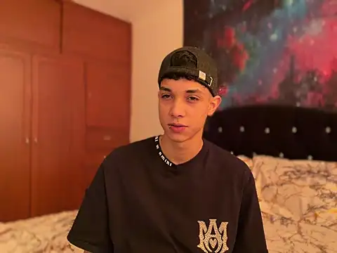 RoughDiamond  online show from 04-26-26, 02:47