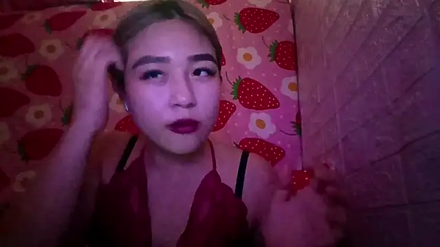 Snapshot of TamRuman chatting on 04-15-26, 04:29 TamRuman online show from 04-15-26, 04:29