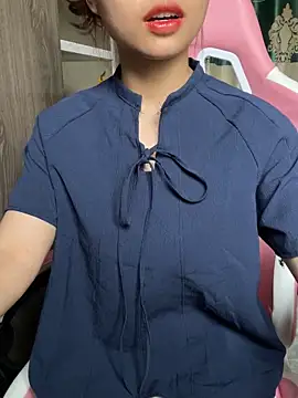 Snapshot of mayha11 chatting on 04-13-26, 07:12 mayha11 online show from 04-13-26, 07:12