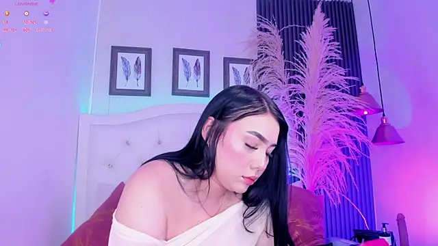 Snapshot of kitty_bluuee chatting on 06-14-26, 03:19 kitty bluuee online show from 06-14-26, 03:19